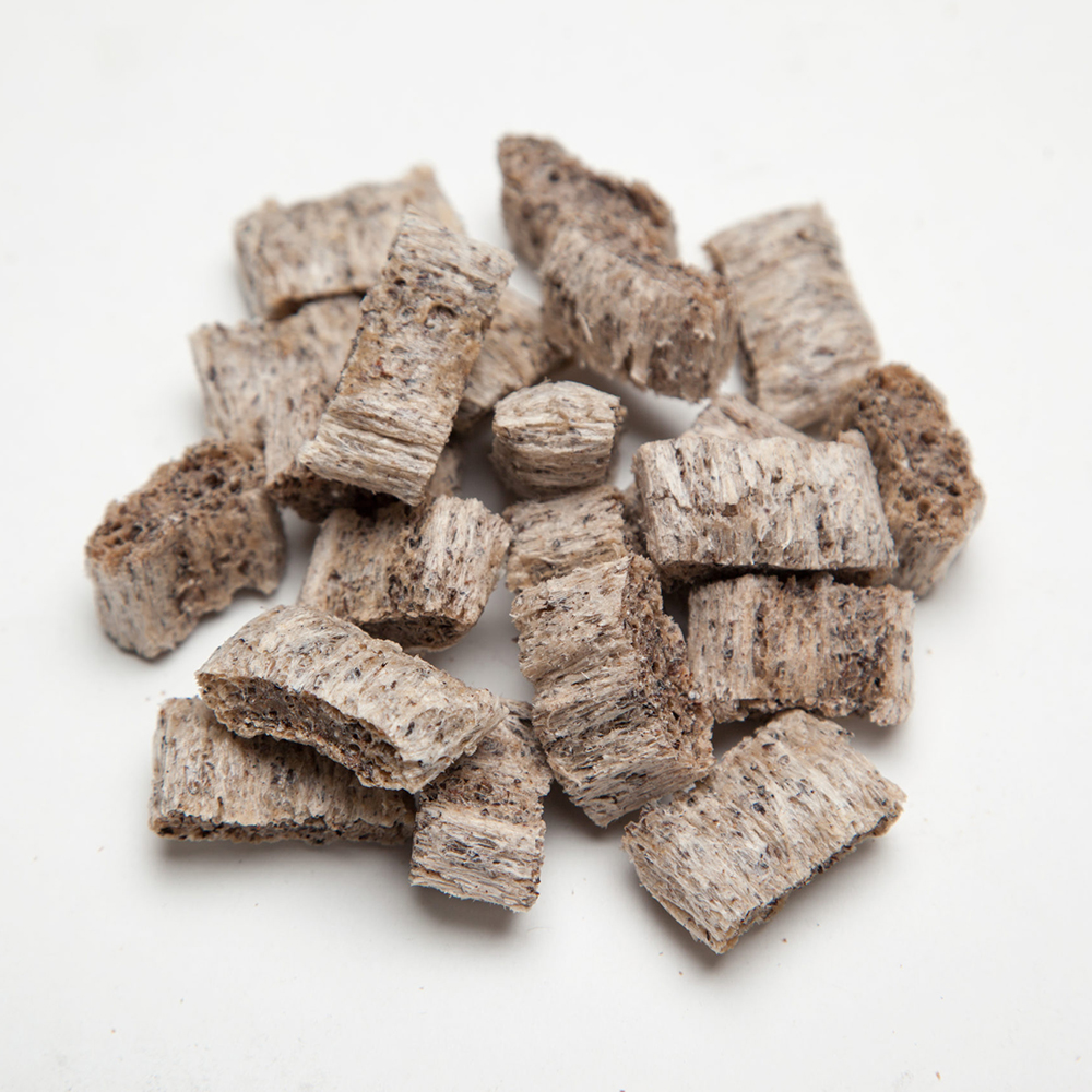 holzchips, holzstücke, kleine würfel, naturholz, braun