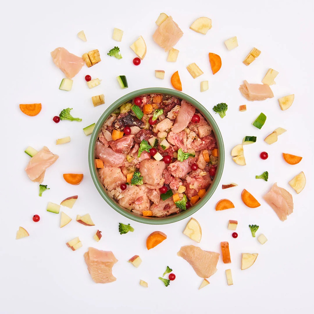 Hundefutter, Trockenfleisch, Huhn, Gemüse, Kauartikel