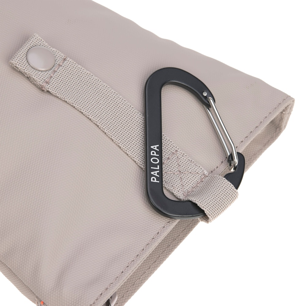 Beige Tasche, Textilgewebe, Karabinerhaken, Druckknopfverschluss