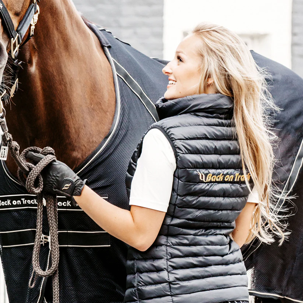 Reitweste, Pufferweste, Gurtband, Pferd, Reiteroutfit