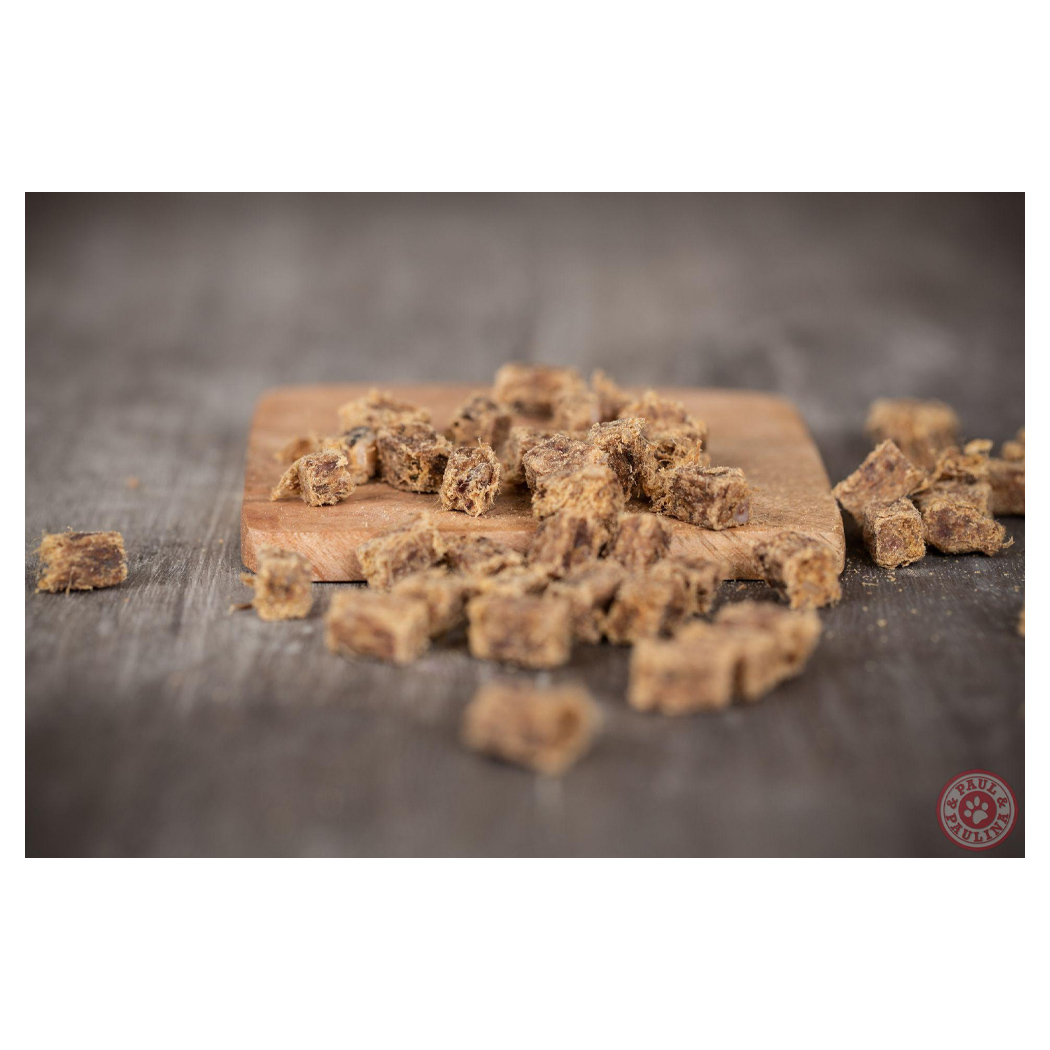 Kleinteile, Trockenfutter, Knochenstücke, Futterwürfel, Knabbersnacks