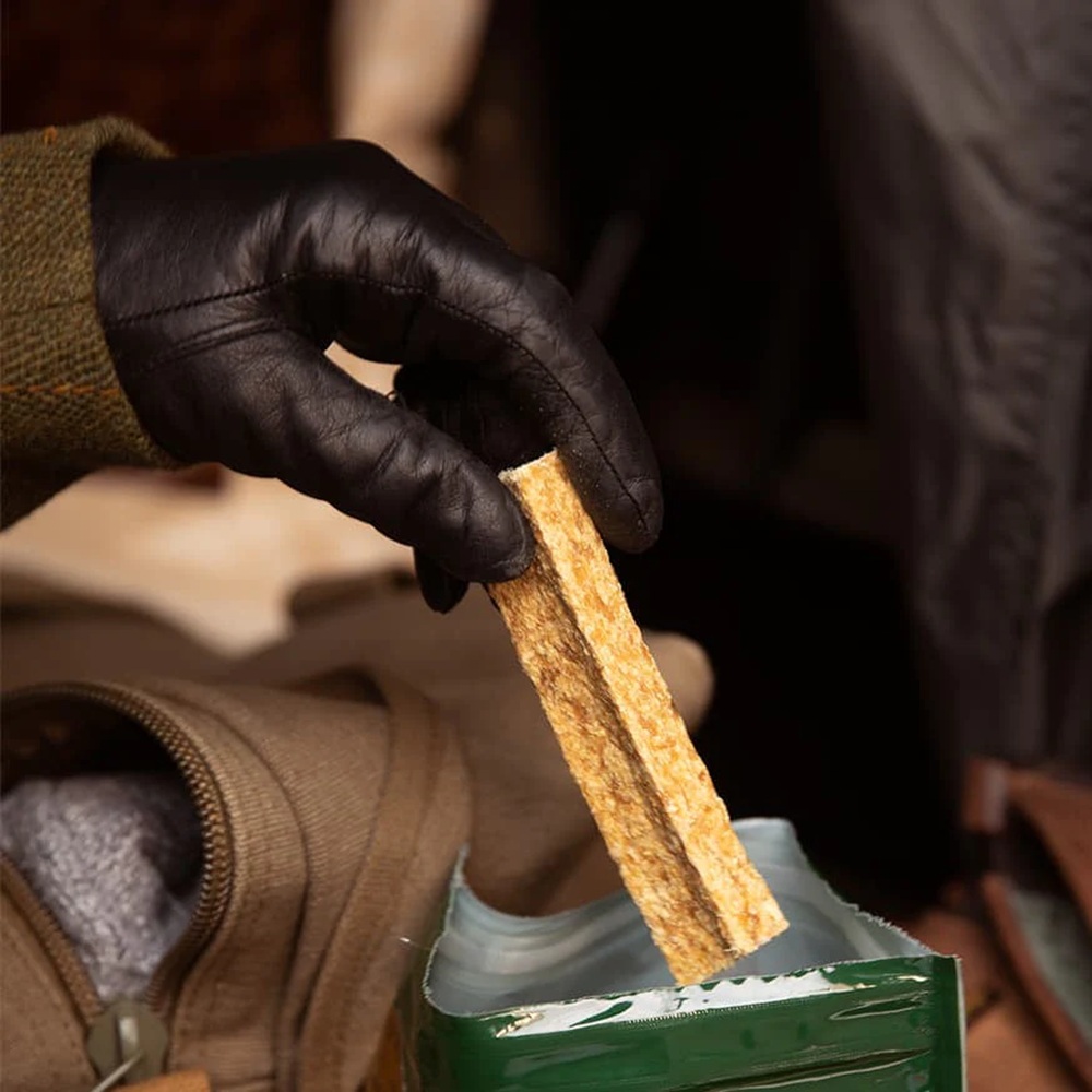 Lederhandschuh, Fäustling, Stück Brot, Keks-Stuben, Riegel aus Brot