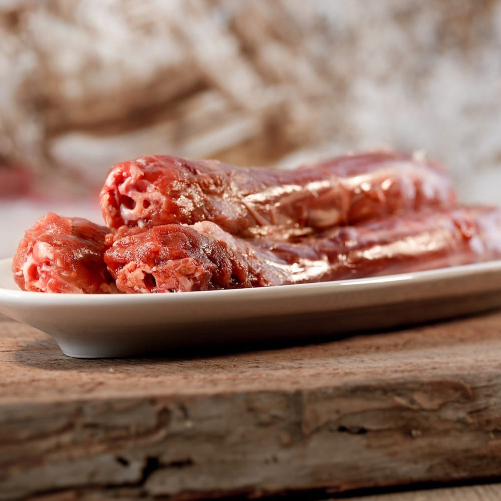 Rinderknochen, Rindfleisch, Fleischstücke, rotes Fleisch, Plateau