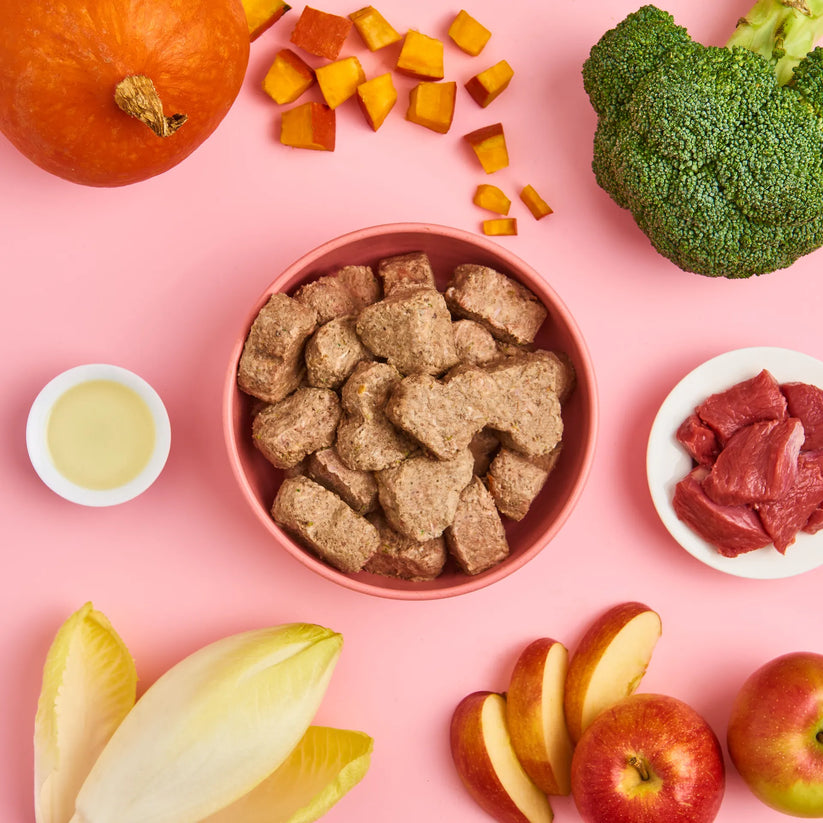 cat food, Kibble, Fleischstücke, Knochenbrühe, Frucht- und Gemüsensnack