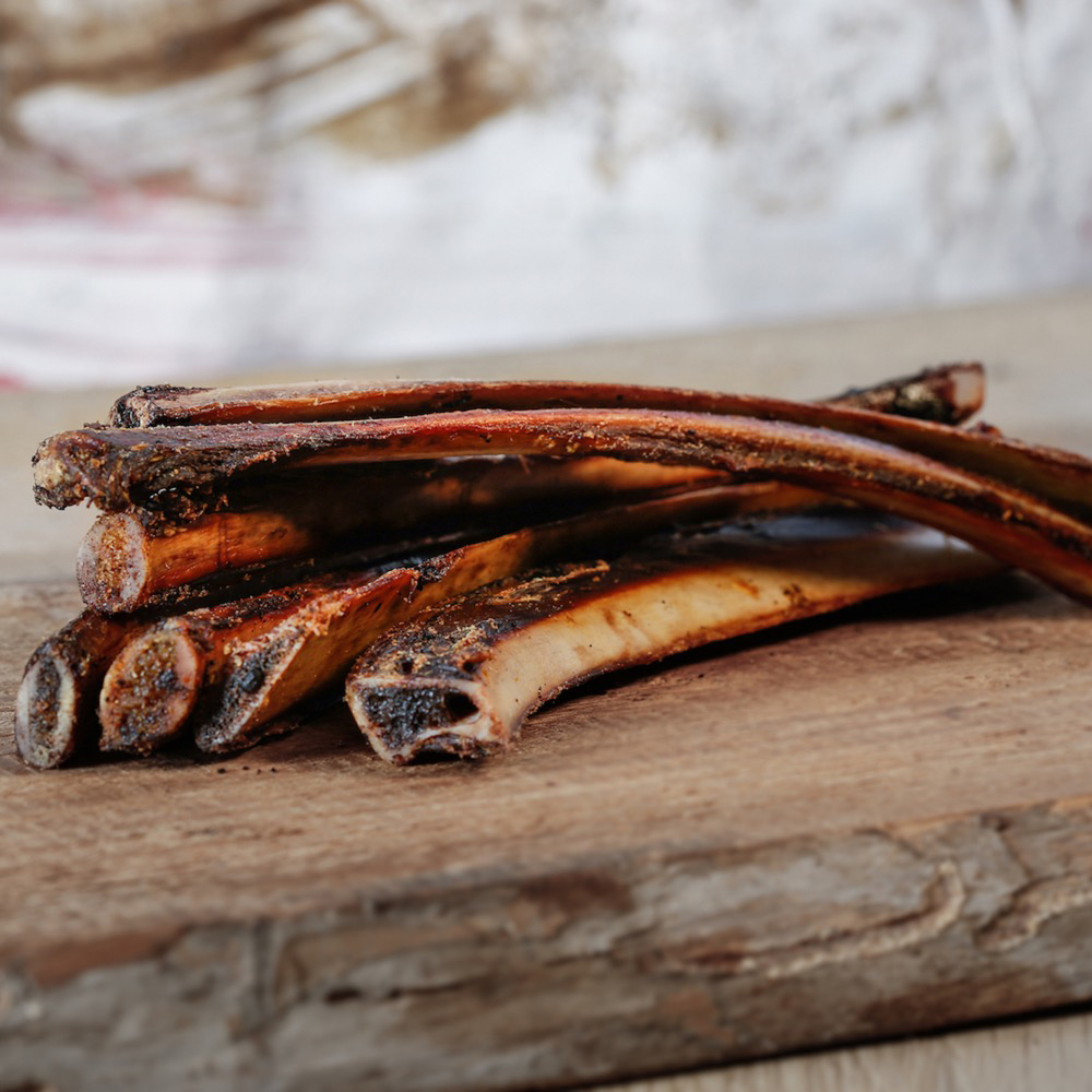 Knochen, Kauartikel, getrocknete Knochen, Rinderknochen, Kauknochen