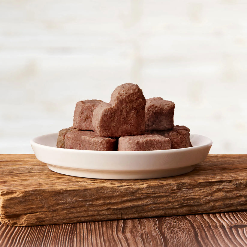 Kakao, Keks, brauner Zucker, Zuckerwürfel, Teller