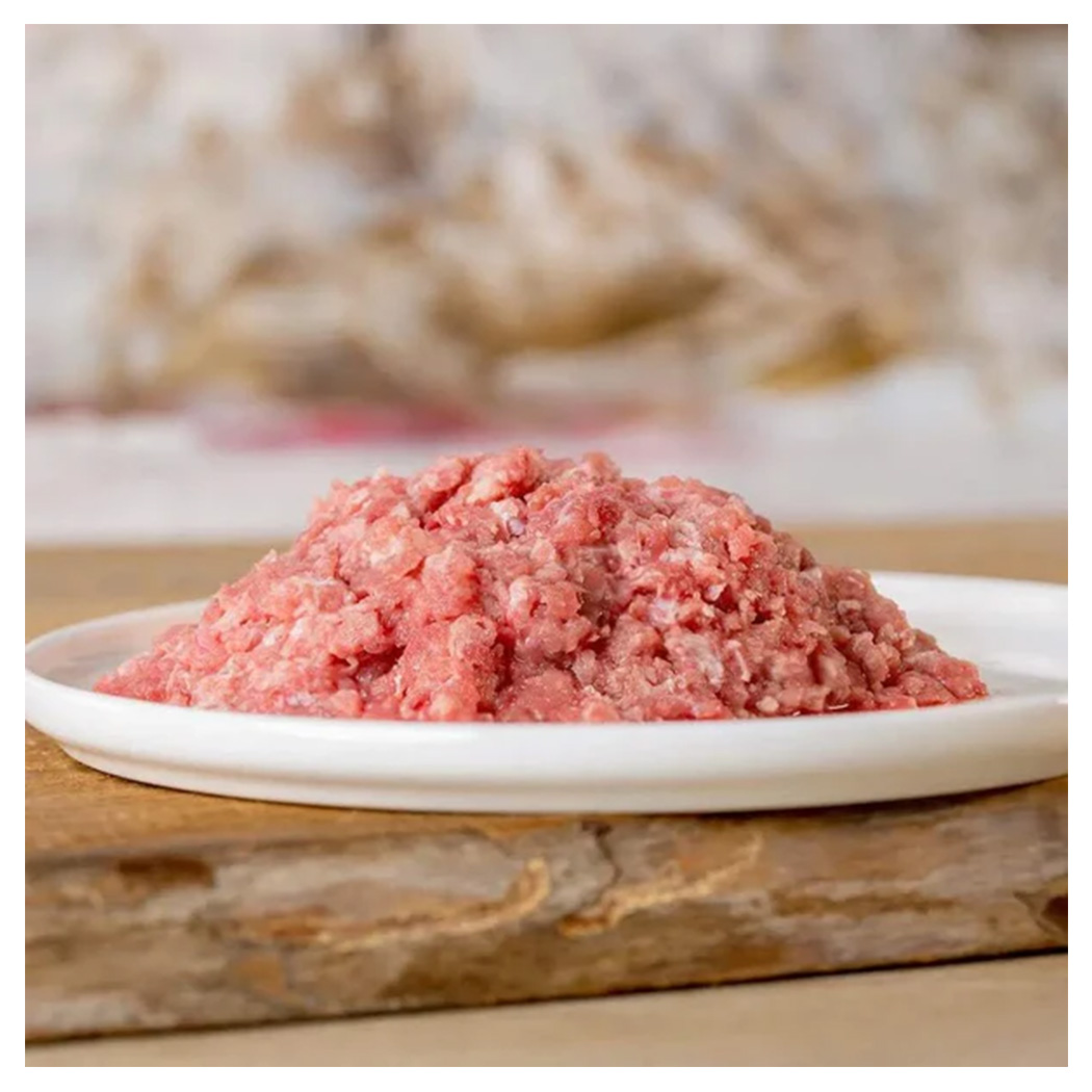 Hackfleisch, Rinderhack, Rinderhackfleisch, rotes Fleisch, gebackenes Fleisch