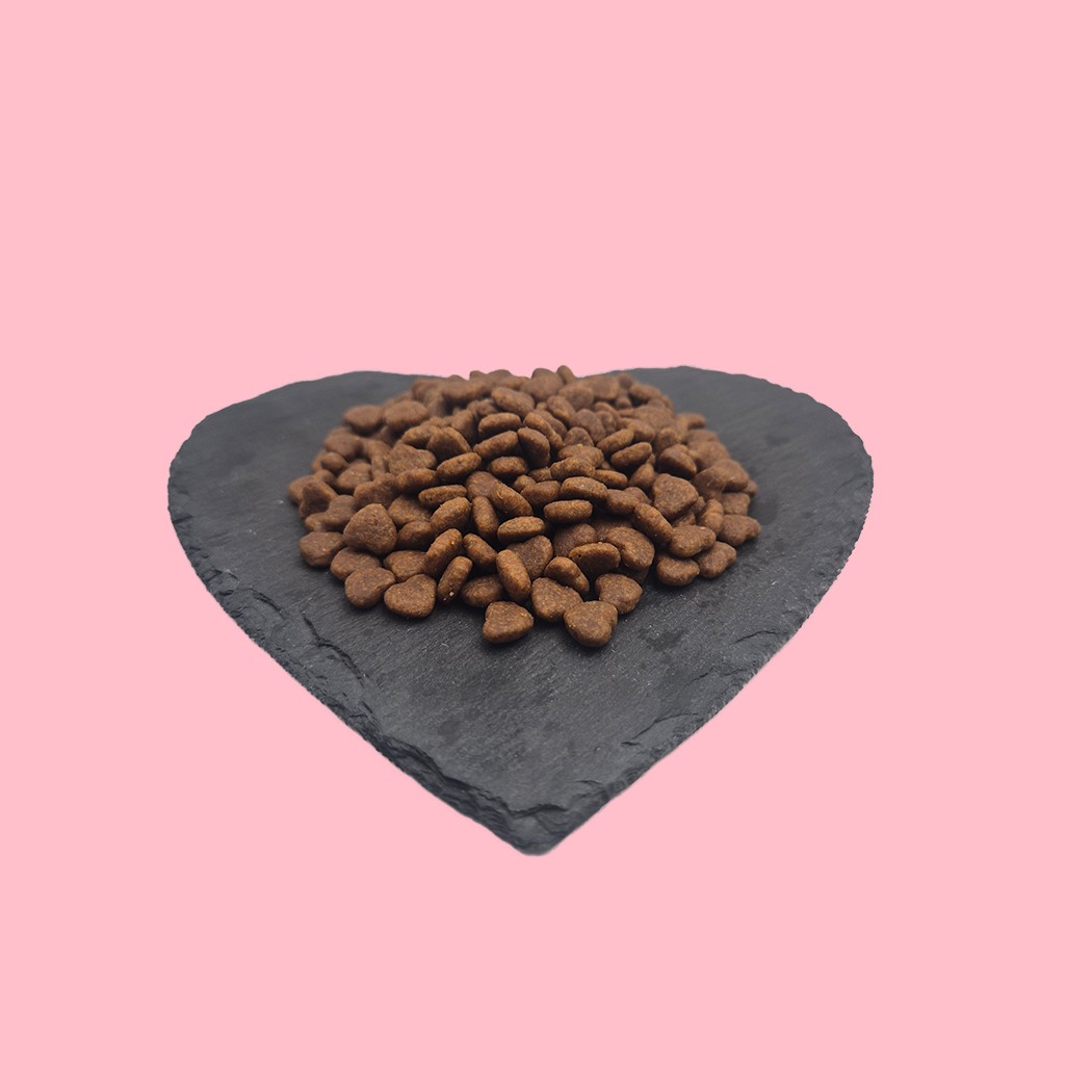 Schokoladenkrokets, Krokant, Nussfutter, Schieferplatte, Herzform