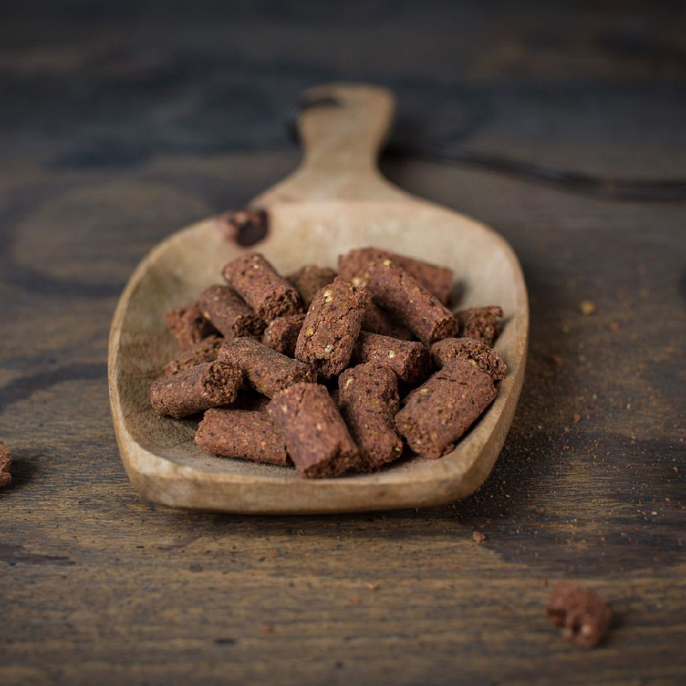 Schokoladenstückchen, Kroketten, Knabberei, Keksartige Stücke, Snacks