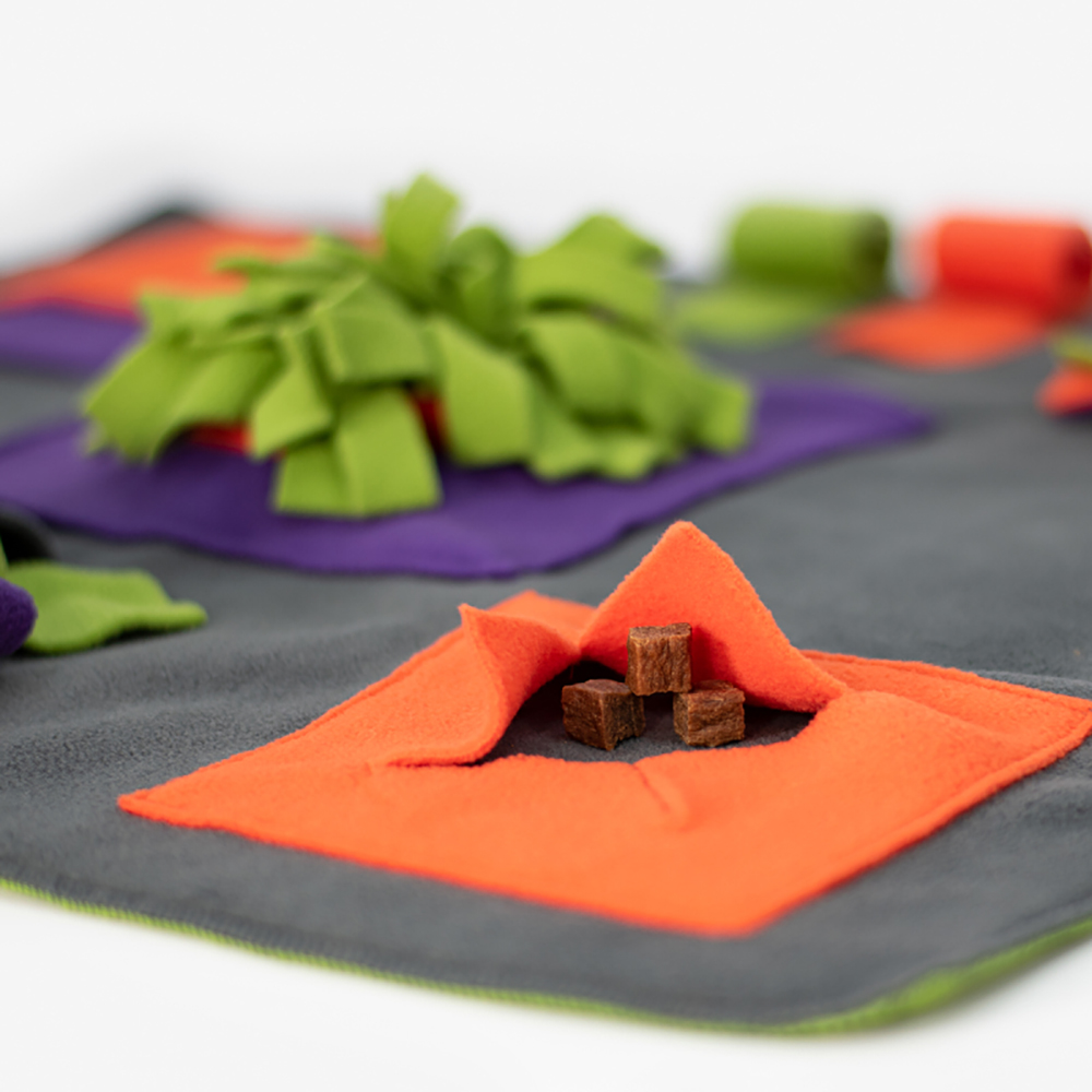 Fleece, gepolsterte Decke, orange Quadrat, braune Zuckerstücke, Kontrastnaht