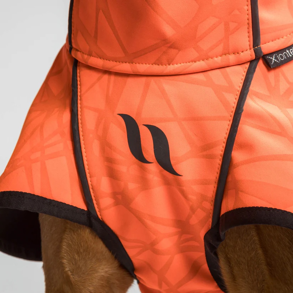 Hunde-Wetterjacke, orange Mantel, Reflektierendes Muster, Kapuze, Markenlogo sichtbar